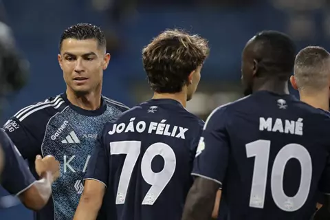 بعد تسجيله في التعاون.. كم هدفًا يحتاجه رونالدو للوصول لـ1000؟